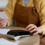 Можно ли использовать кассу ИП в салоне, оформленном как ООО?