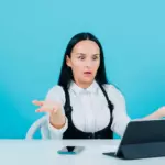 Сотрудник украл базу клиентов и открыл салон рядом: что делать?