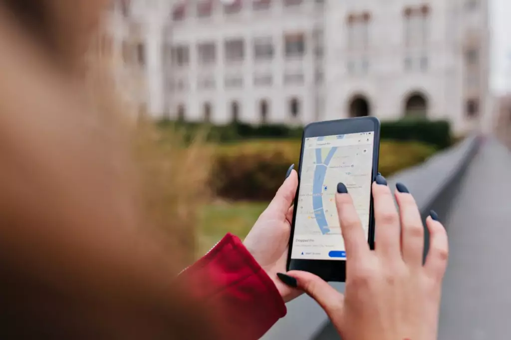 Как клиенты находят салон красоты через Google